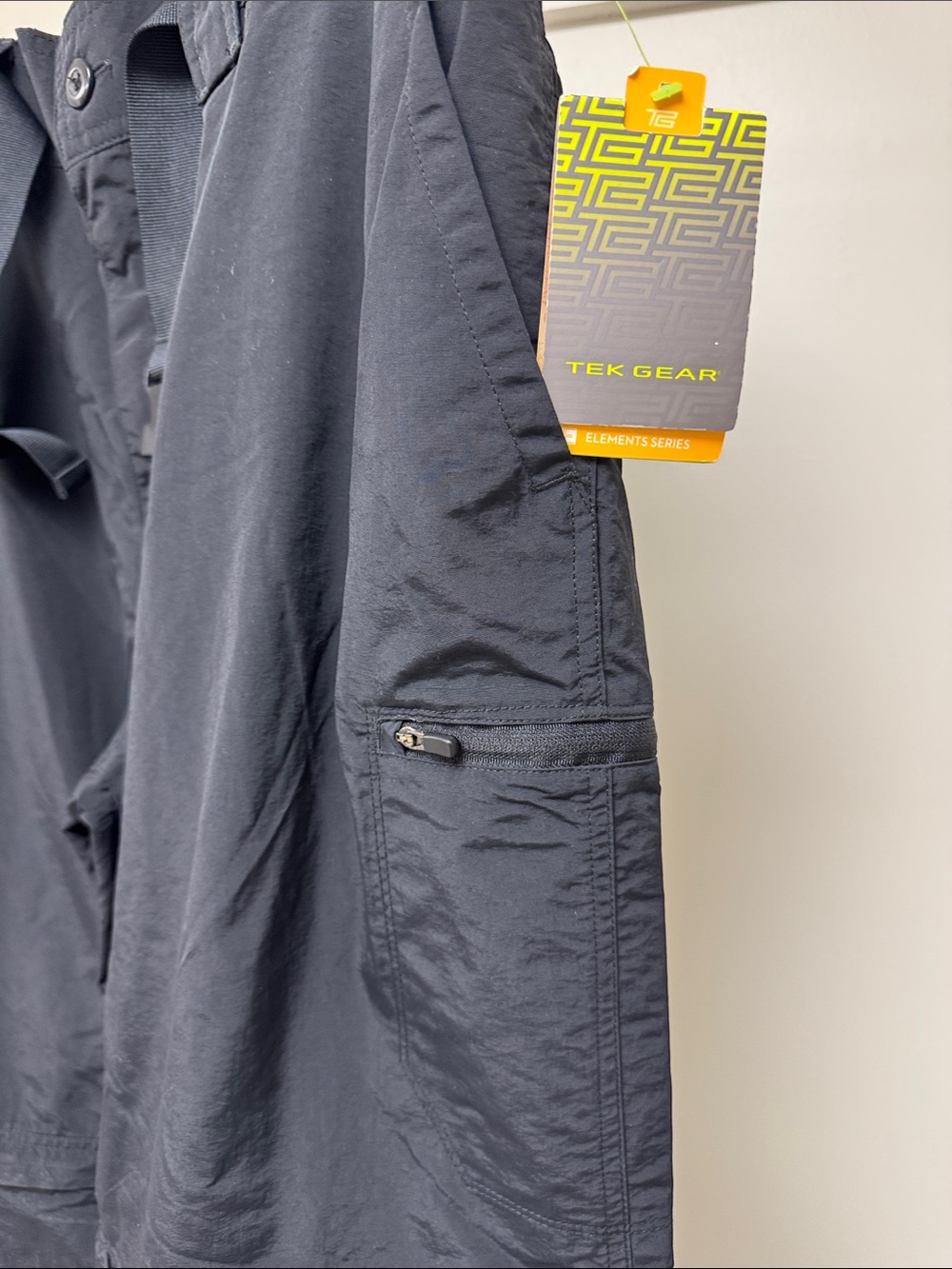 NWT XXL Tek Gear Black Men's Convertible Cargo Pants with Quick-Adjust Belt - Picture 2 of 16